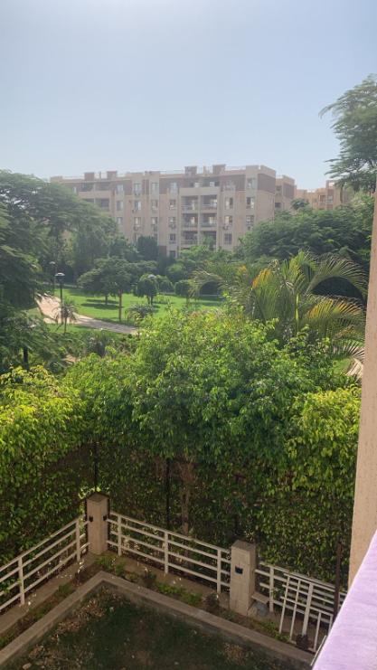 شقه للبيع الكاش82م في B7